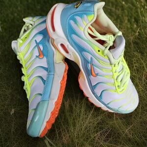 Nike Air Max Plus Boys Size 7Y Blue White Yellow Athletic Running Shoes Sneakers